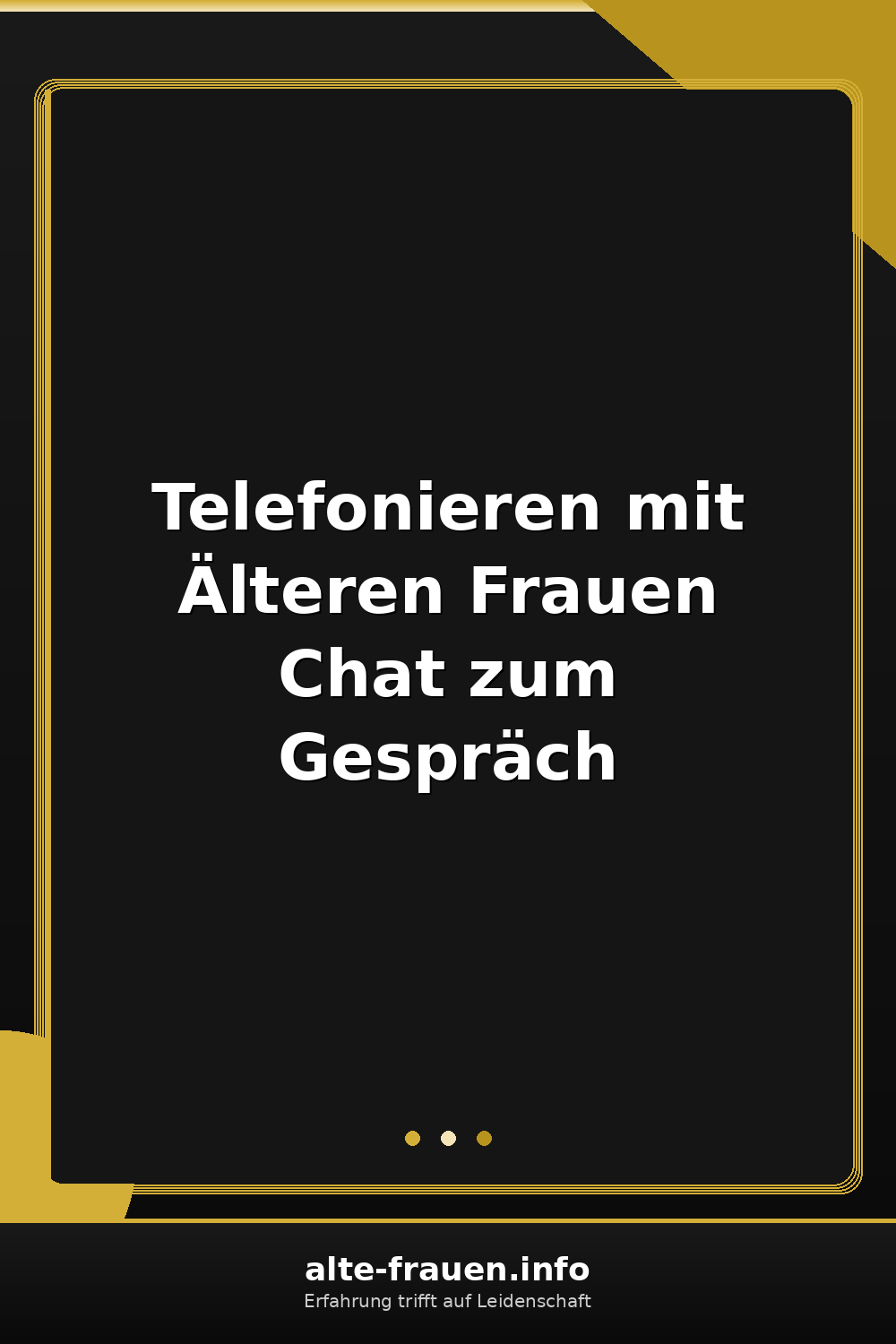 Reife Frau am Telefon, entspannt und lächelnd
